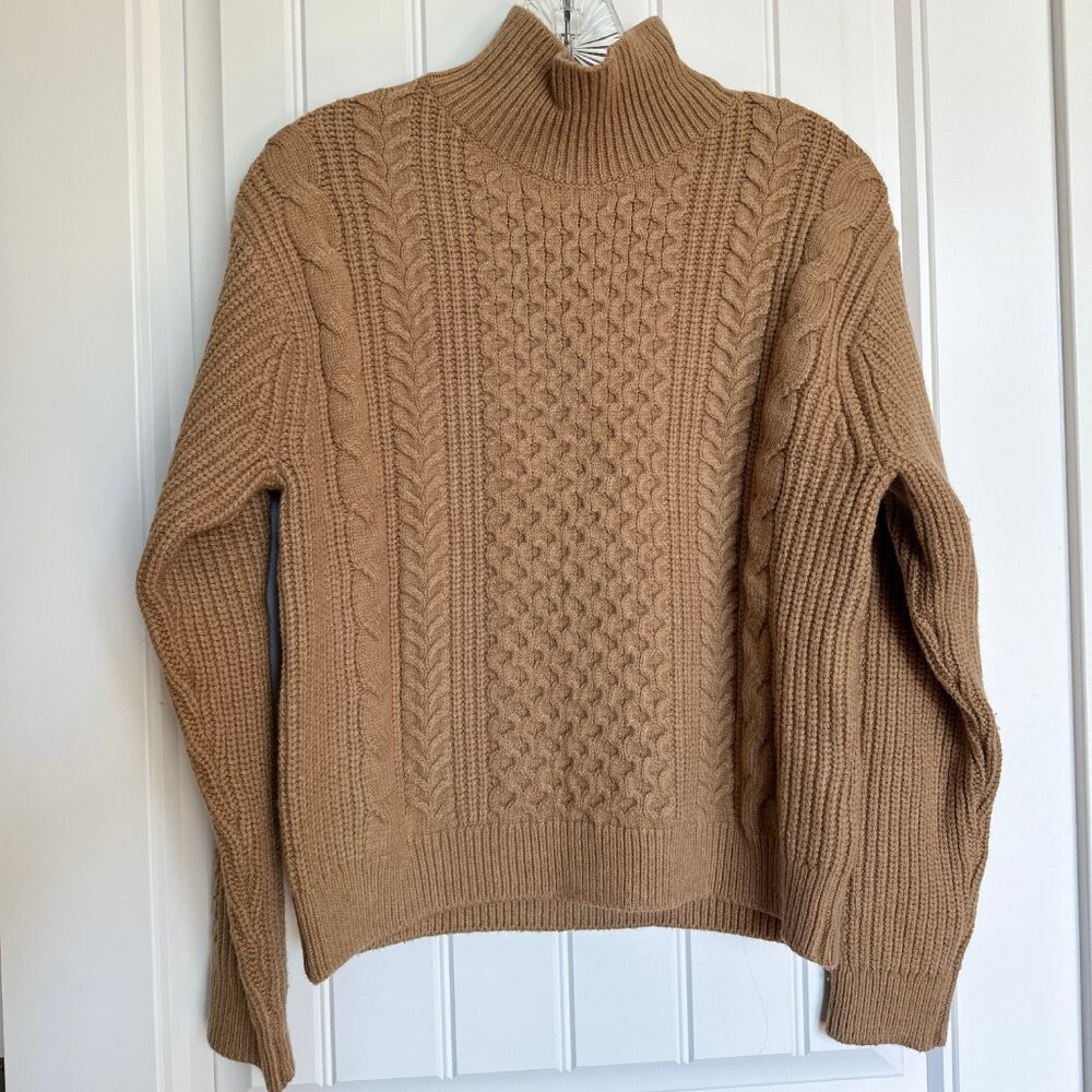 Banana Republic Cable Turtleneck Sweater in XS, Camel Color
